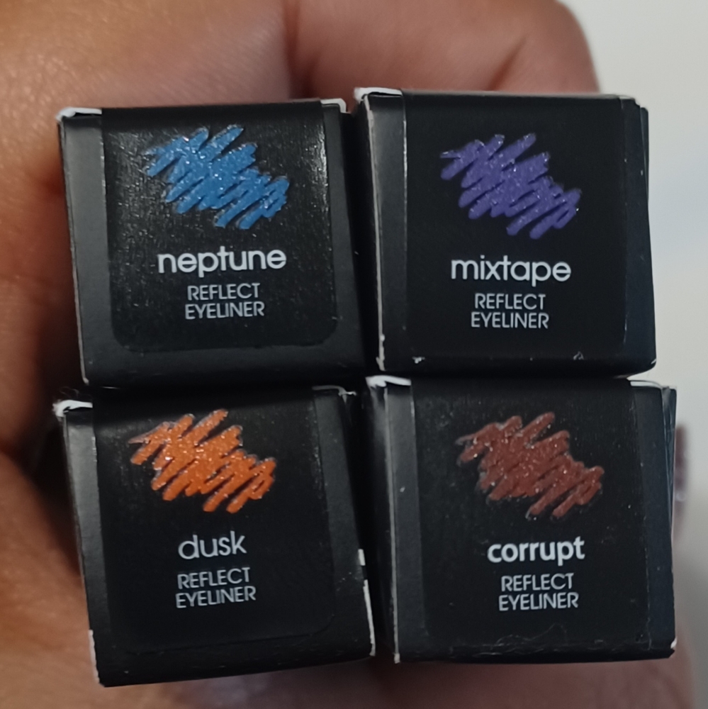 1 MELT Cosmetics Eyeliner Pencil